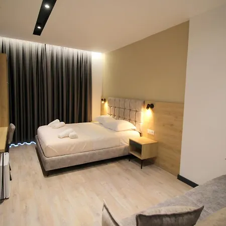 F&j Sarandë