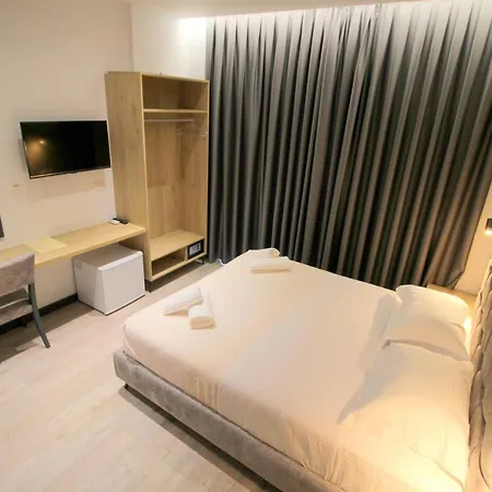 F&j Hotel