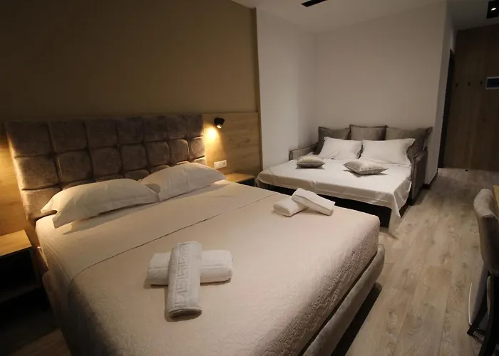 F&j Sarandë