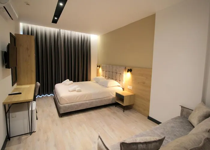 F&j Sarandë