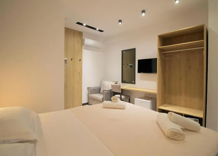 F&j Hotel Sarandë