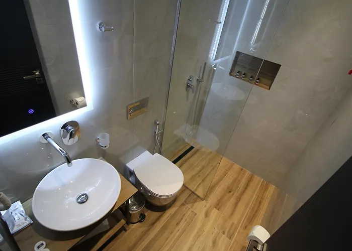 F&j Hotel Sarandë