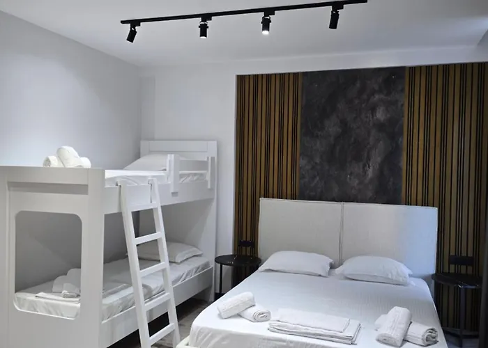F&j * Sarandë